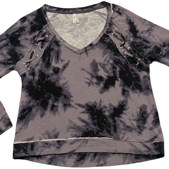 Mudd Tie Dye Long Sleeve V Neck Top - Picture 2 of 5